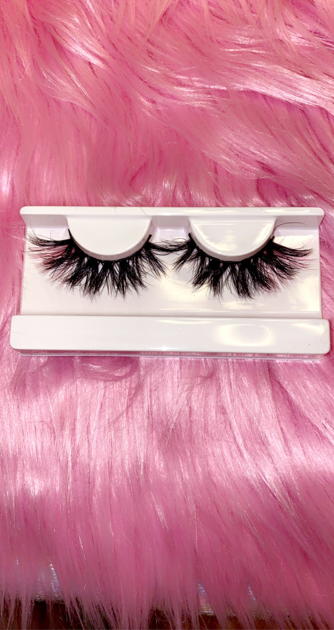 pinky eyelashes